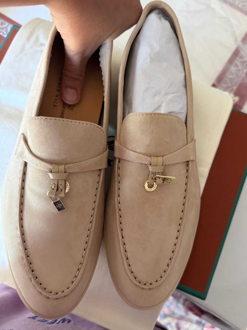 unisex beige Suede Tassel Loafers with Gold Accents size Euro40/W9 - Picture 6 of 7